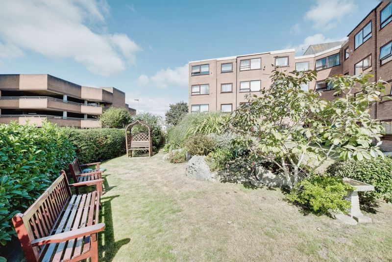 1 bed flat for sale in Homeview House, Poole BH15, £90,000