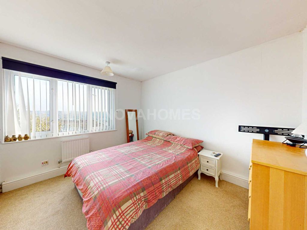3 bed flat for sale in Linton Road, Tamerton Foliot PL5, £125,000