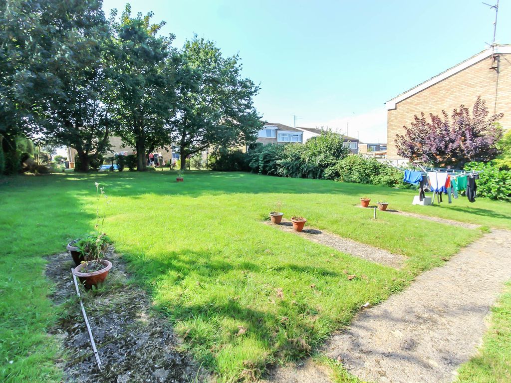 2 bed flat for sale in The Willows, Little Harrowden, Wellingborough NN9, £135,000