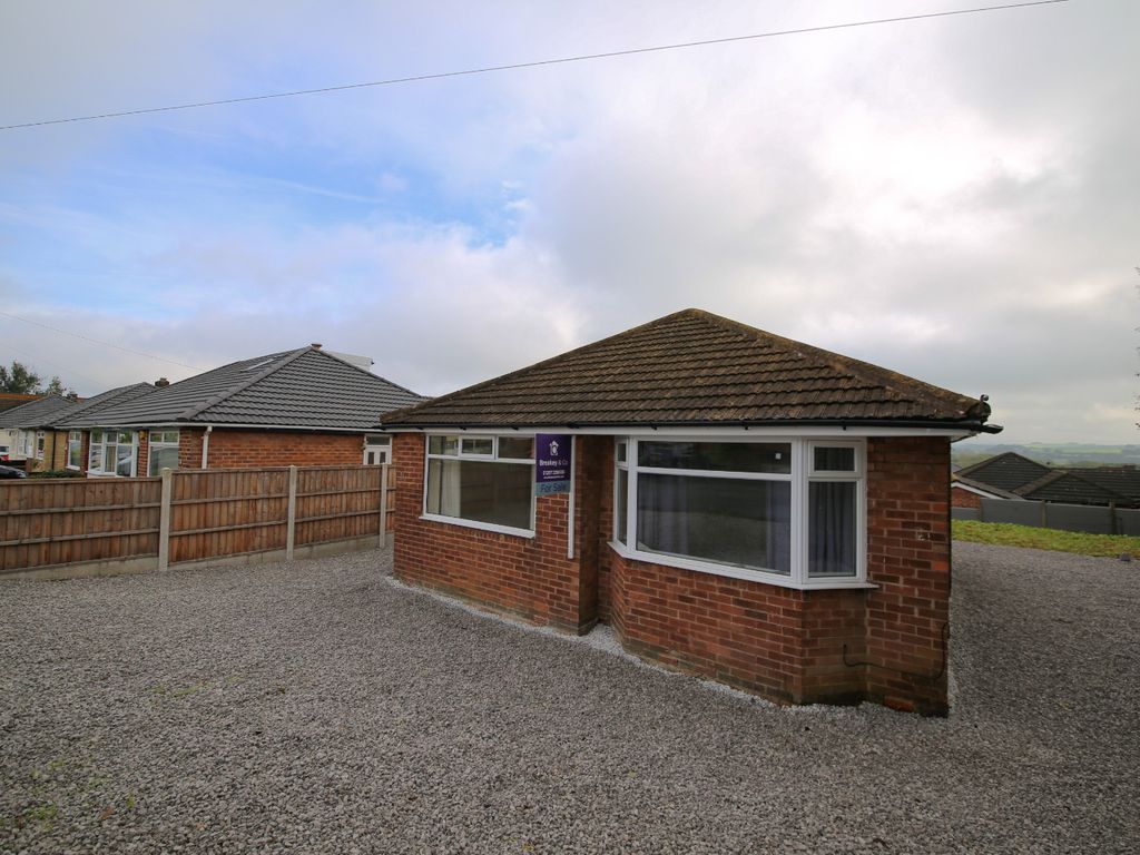 3 bed detached bungalow for sale in Cedar Avenue, Standish, Wigan, Lancashire WN6, £225,000
