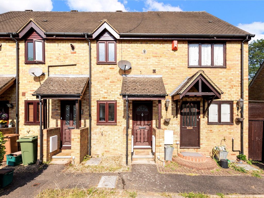1 bed terraced house for sale in Bloxworth Close, Wallington SM6, £320,000