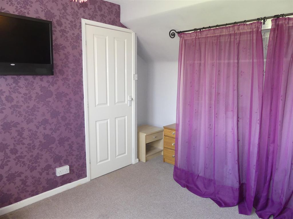3 bed semi-detached bungalow for sale in Northfield Place, Shavington, Cheshire CW2, £235,000
