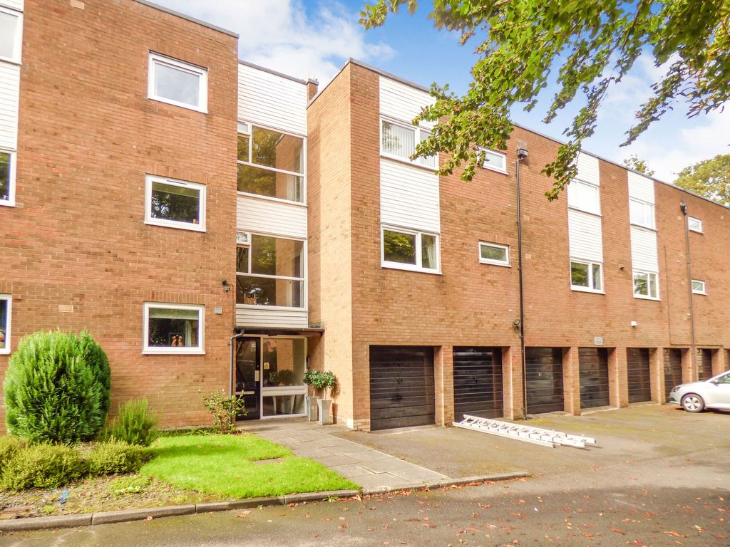 2 bed flat for sale in Midhurst Road, Forest Hall, Newcastle Upon Tyne NE12, £115,000
