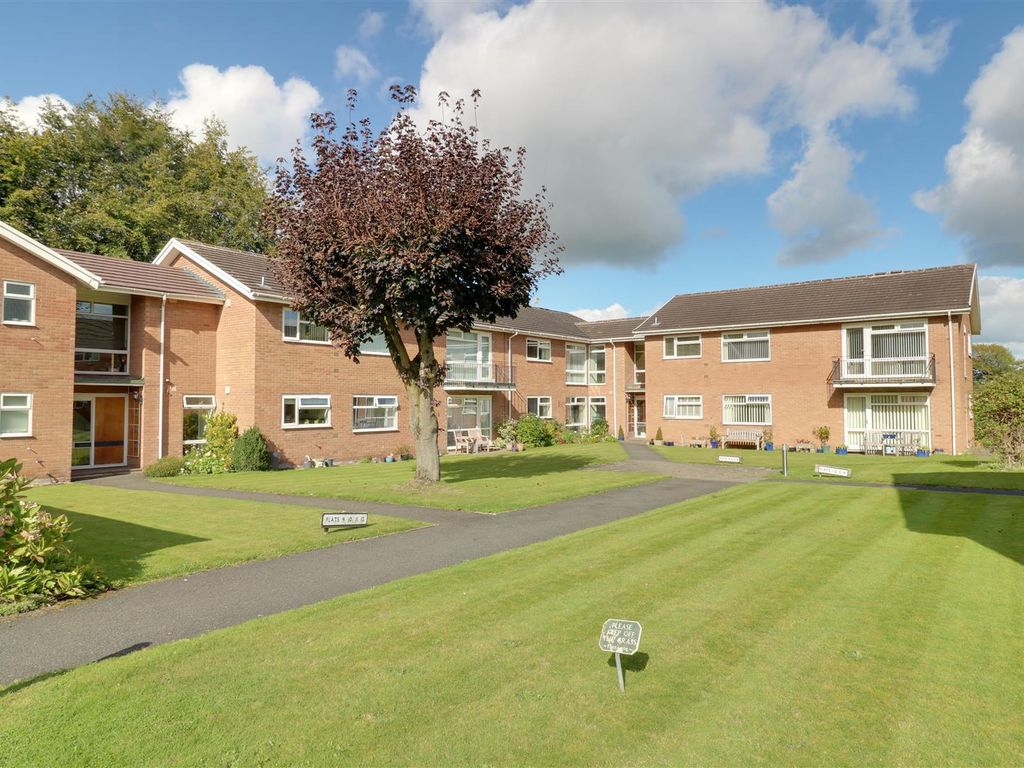 2 bed flat for sale in Mere Court, Sandbach Road North, Alsager ST7, £250,000