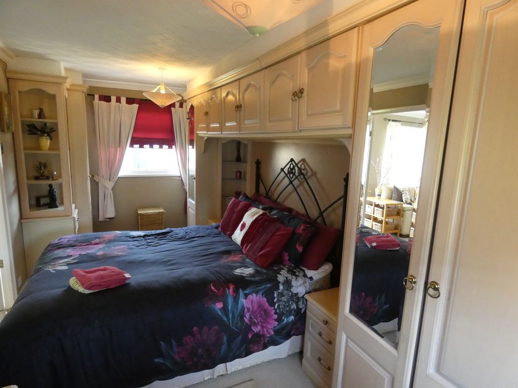 1 bed mobile/park home for sale in Fort Road, Lavernock, Penarth CF64, £45,000