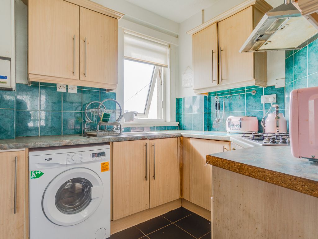 1 bed flat for sale in Birch Road, Clydebank G81, £77,000
