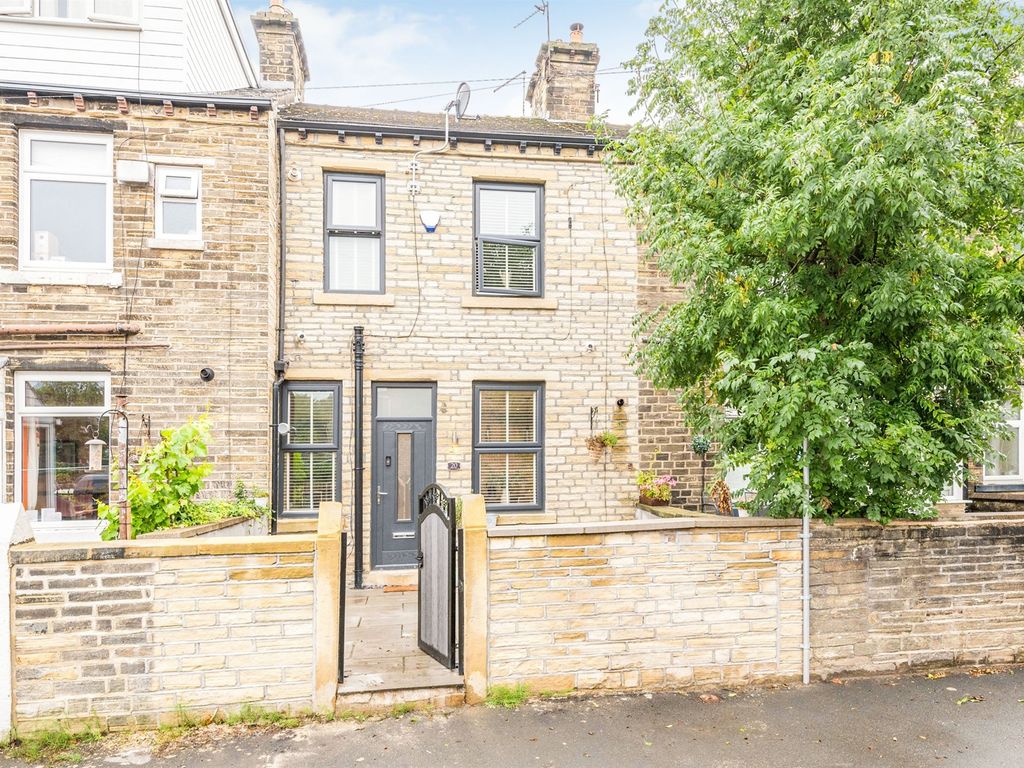 1 bed terraced house for sale in Pastureside Terrace West, Clayton, Bradford BD14, £110,000