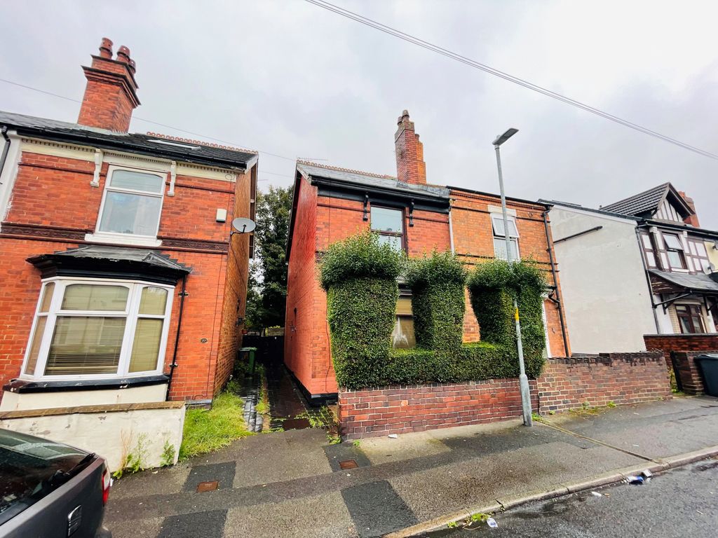 3 bed semi-detached house for sale in Joynson Street, Wednesbury, West Midlands WS10, £39,000