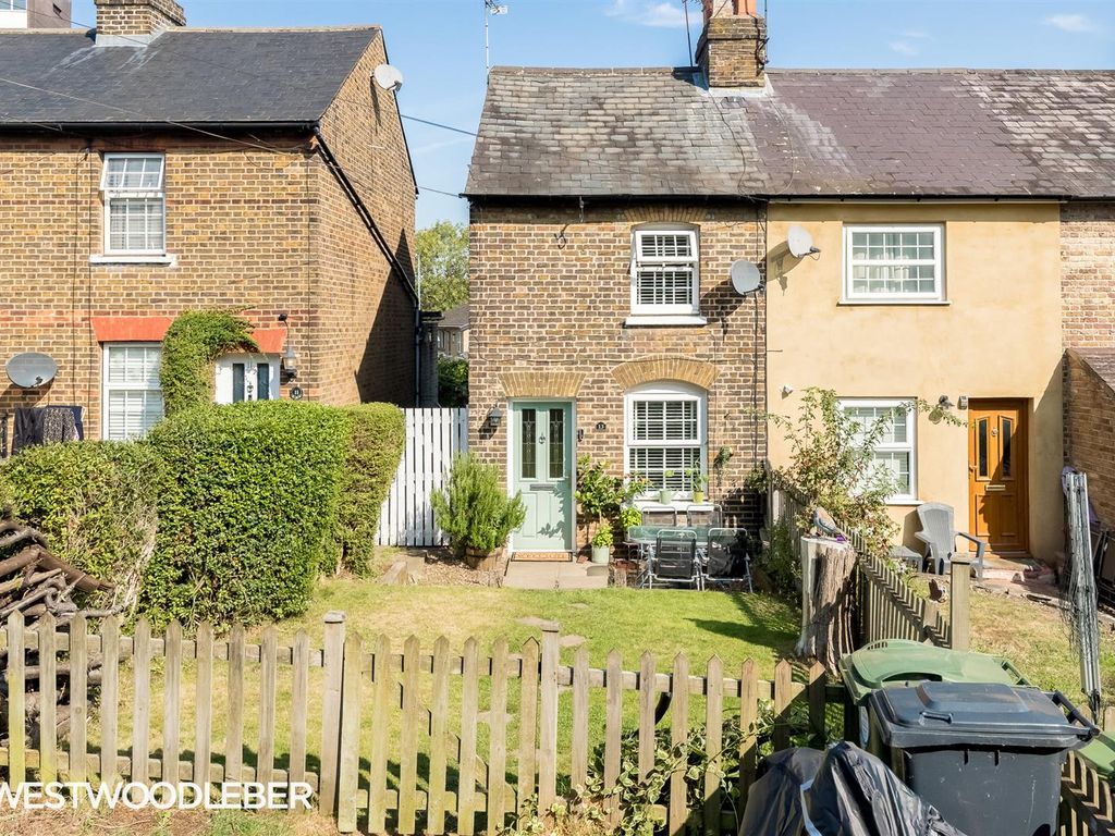 2 bed end terrace house for sale in Bell Lane, Hoddesdon EN11, £325,000