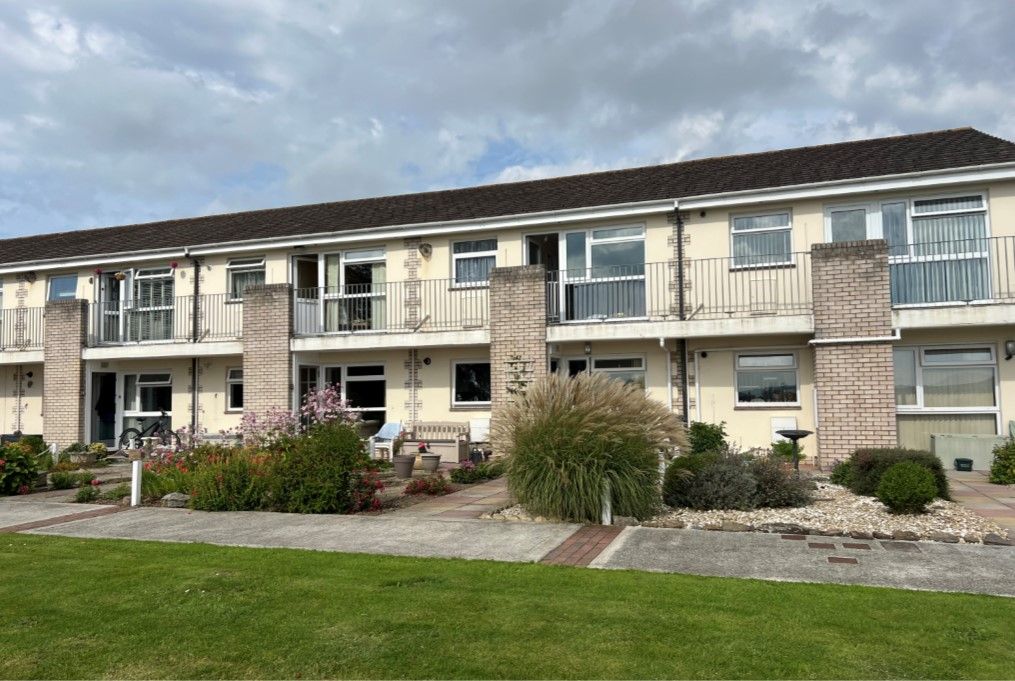 2 bed flat for sale in Carnegie South, Northam EX39, £160,000