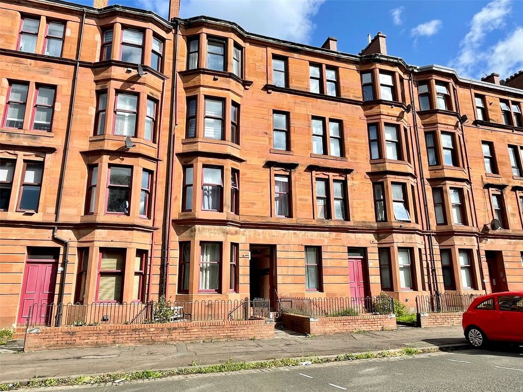 2 bed flat for sale in Earl Street, Scotstoun, Glasgow G14, £100,000