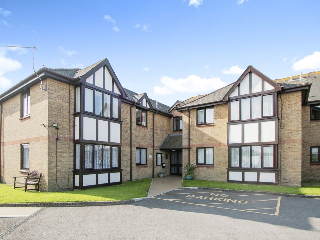 1 bed flat for sale in Maple Lodge, Douglas Close, Upton, Poole BH16, £140,000
