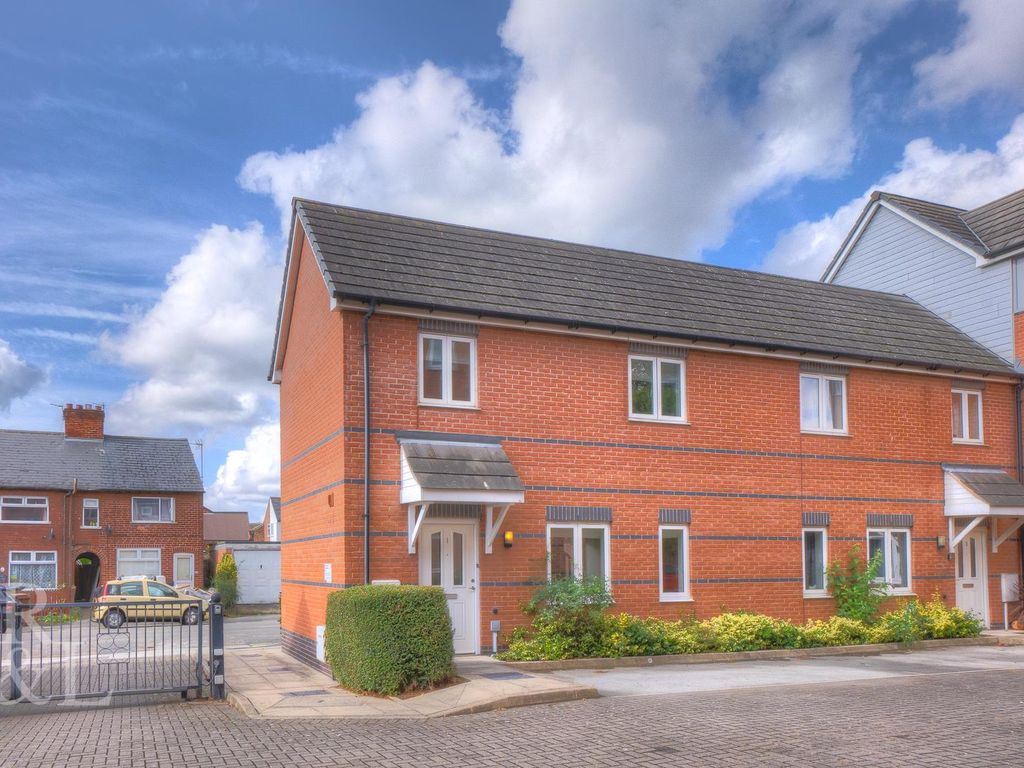 2 bed town house for sale in Thornfield Square, Long Eaton, Nottingham NG10, £125,000