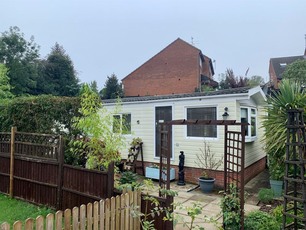 1 bed detached bungalow for sale in Berkeley Close, Mountsorrel, Loughborough LE12, £125,000