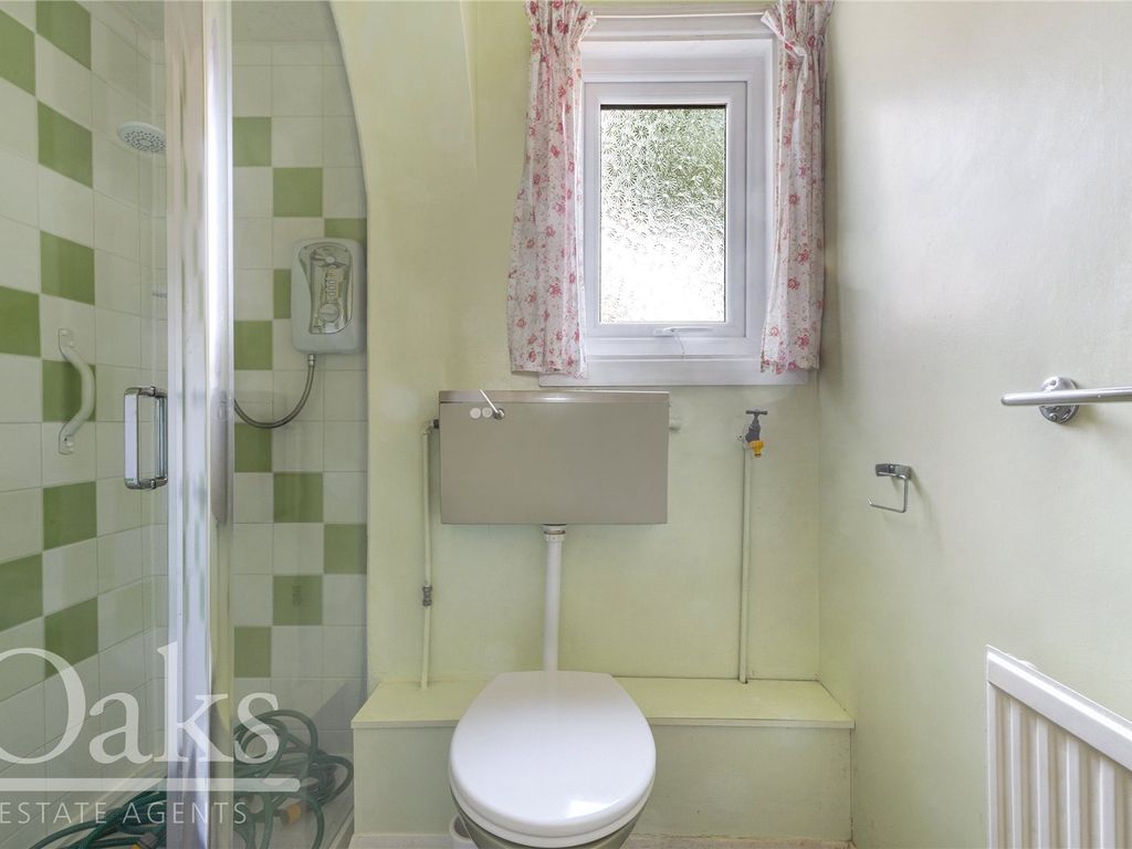 1 bed flat for sale in Valley Road, London SW16, £300,000