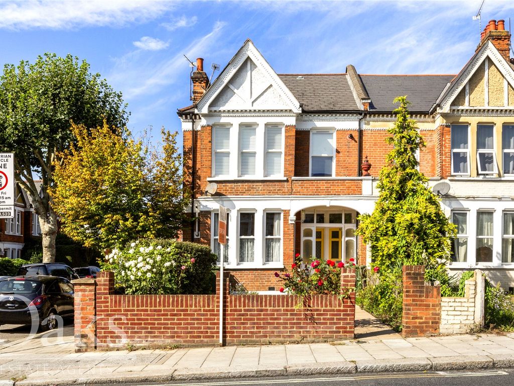 1 bed flat for sale in Valley Road, London SW16, £300,000