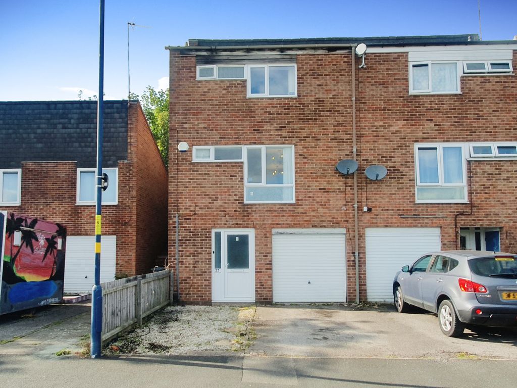 3 bed town house for sale in Ralphs Meadow, Quinton, Birmingham B32, £185,000