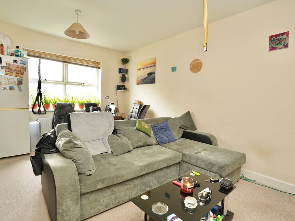 2 bed flat for sale in Beevor Court, Sapley, Huntingdon PE28, £175,000