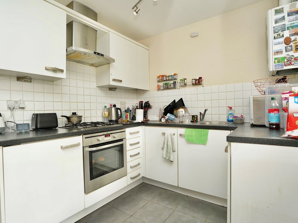 2 bed flat for sale in Beevor Court, Sapley, Huntingdon PE28, £175,000