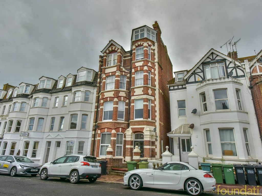 2 bed flat for sale in Sea Road, Bexhill-On-Sea TN40, £115,000