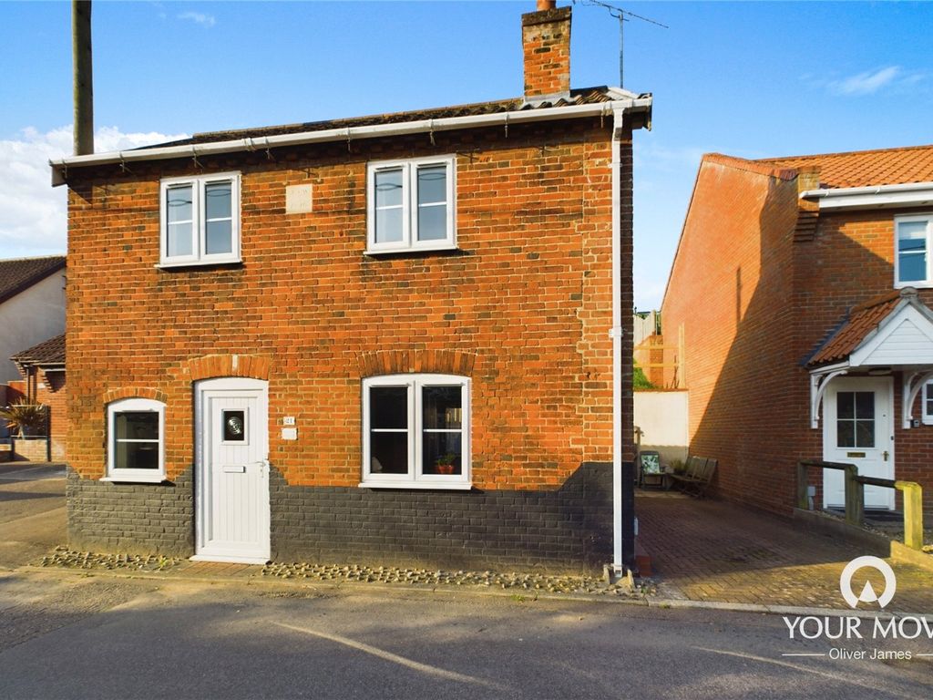2 bed detached house for sale in Nethergate Street, Bungay, Suffolk NR35, £220,000