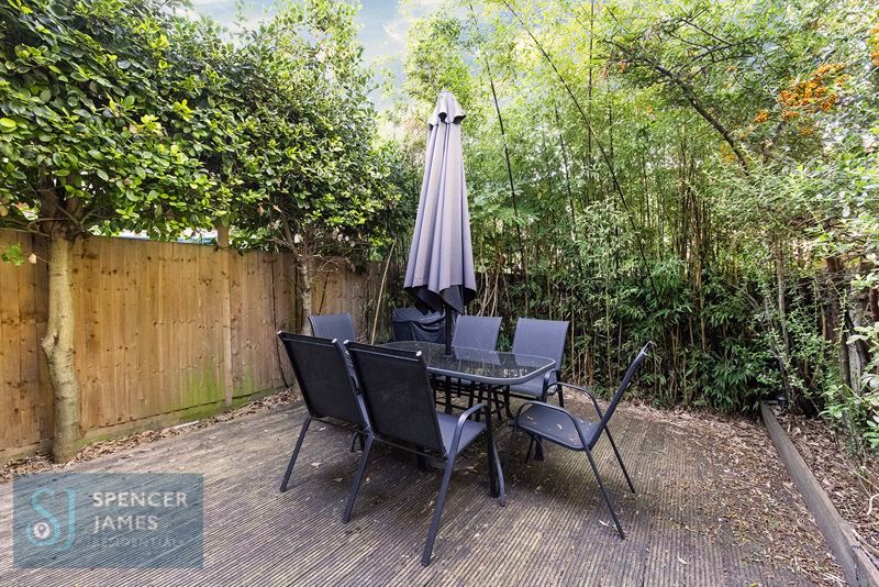 1 bed terraced house for sale in Alestan Beck Road, Beckton E16, £315,000