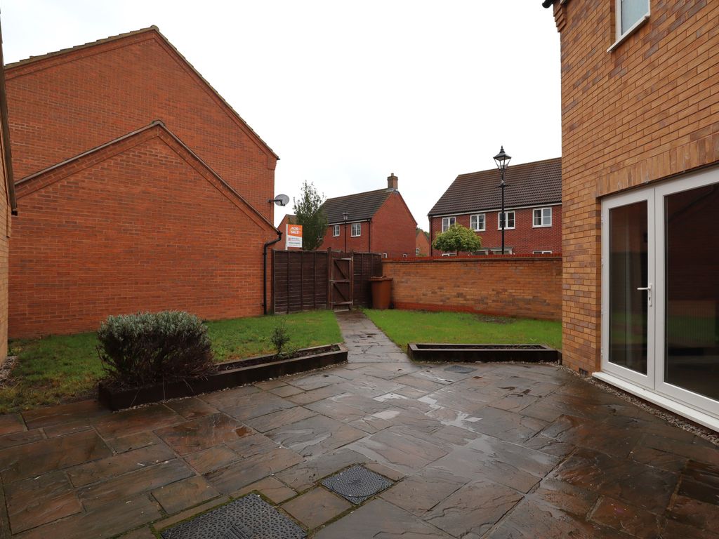 3 bed detached house for sale in Bluebell Walk, Witham St Hughs LN6, £249,950