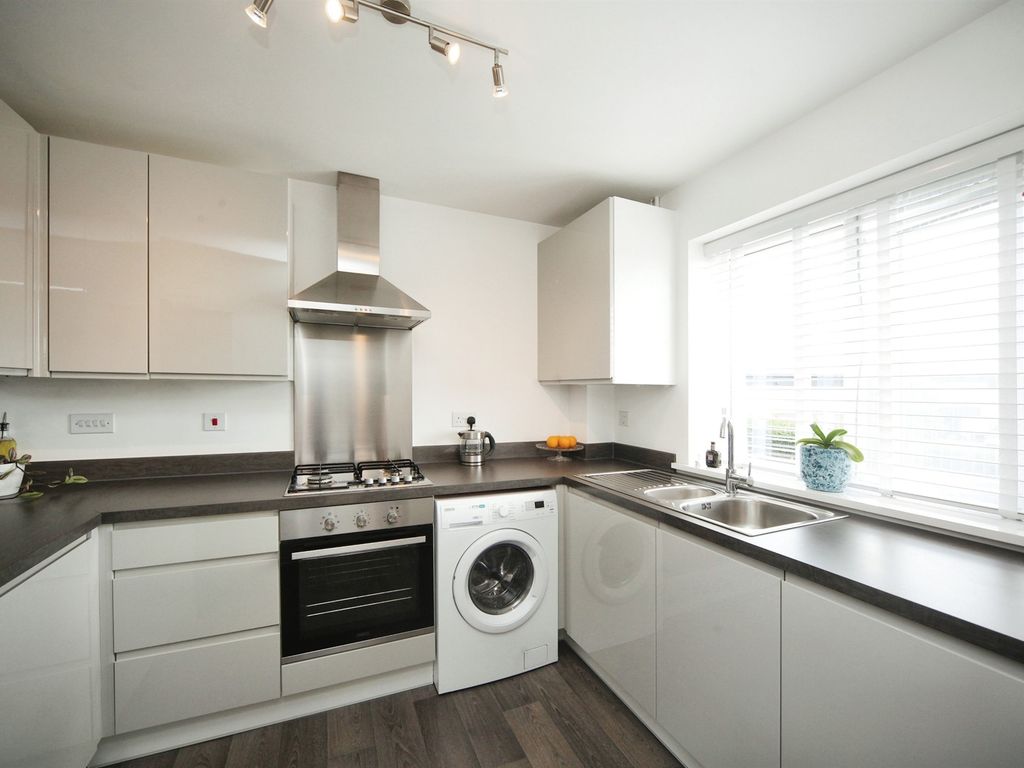 1 bed flat for sale in Apple Tree Close, Norton Fitzwarren, Taunton TA2, £140,000