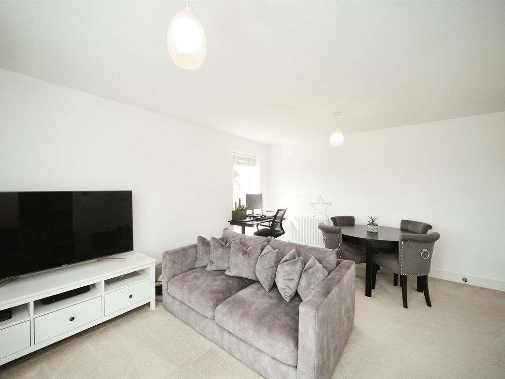 1 bed flat for sale in Apple Tree Close, Norton Fitzwarren, Taunton TA2, £140,000