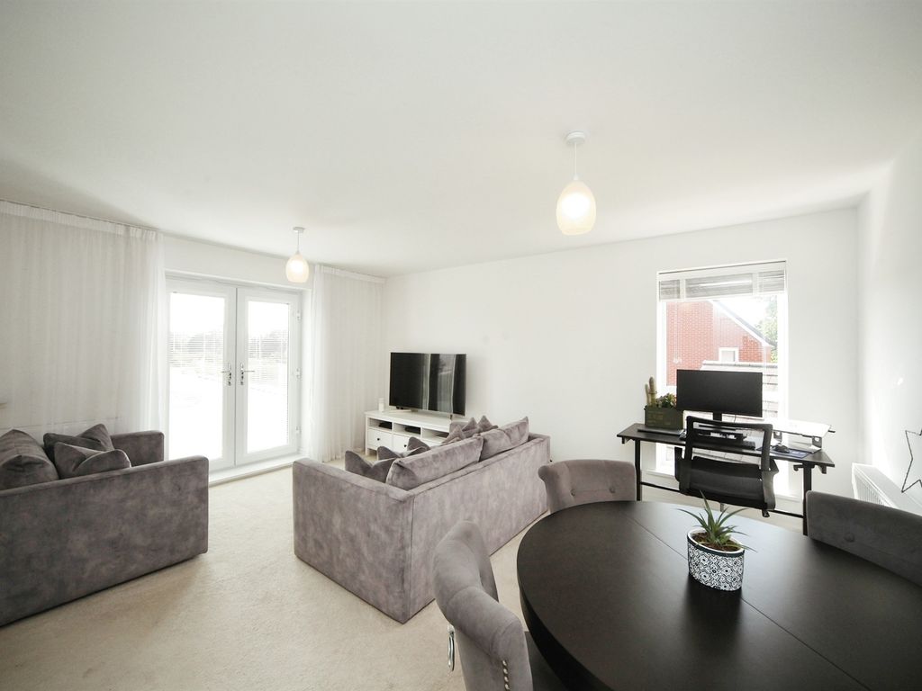 1 bed flat for sale in Apple Tree Close, Norton Fitzwarren, Taunton TA2, £140,000