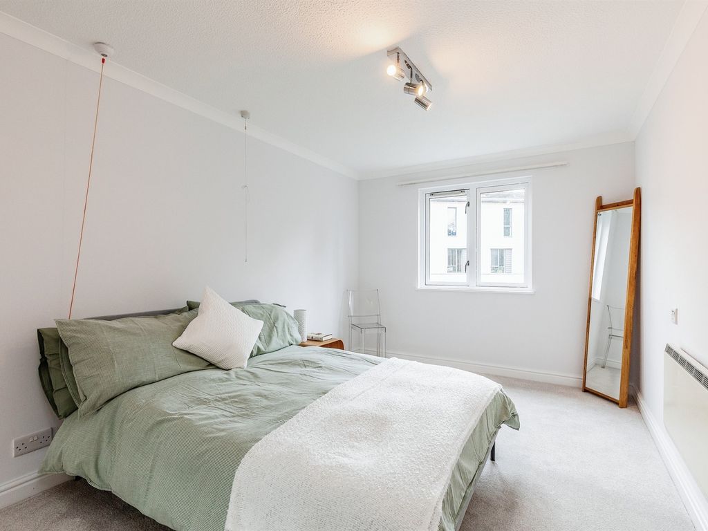 1 bed flat for sale in The Fosseway, Clifton, Bristol BS8, £175,000
