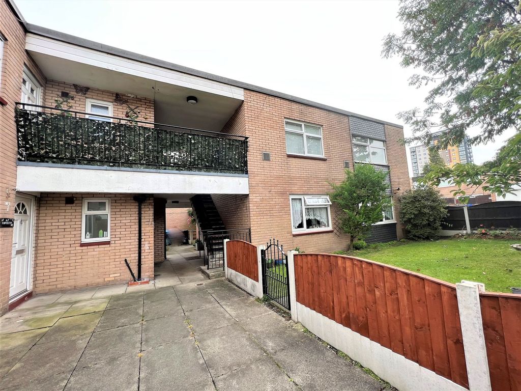 1 bed flat for sale in Hunterston Avenue, Eccles M30, £110,000