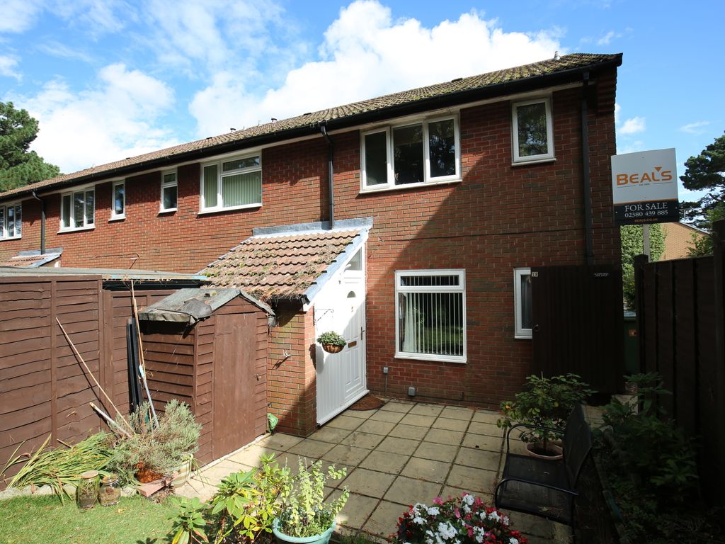 1 bed flat for sale in Kennet Close, West End, Southampton SO18, £140,000