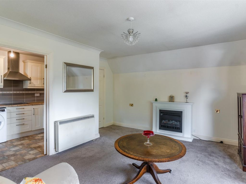 1 bed flat for sale in Freemans Gardens, Olney MK46, £199,000
