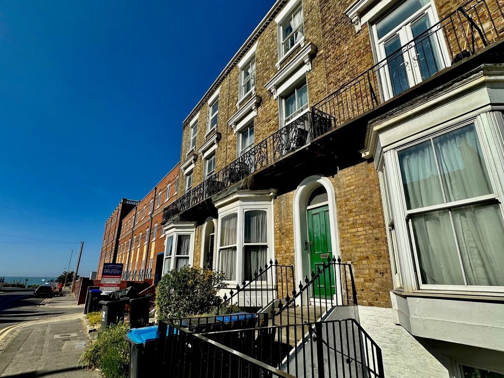 1 bed flat for sale in Westbrook Gardens, Margate, Kent CT9, £140,000