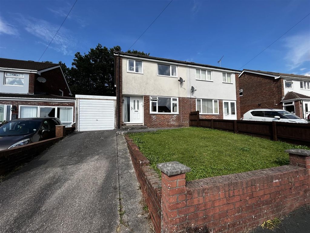 3 bed semi-detached house for sale in Shannon Close, Pontllanfraith, Blackwood NP12, £239,950