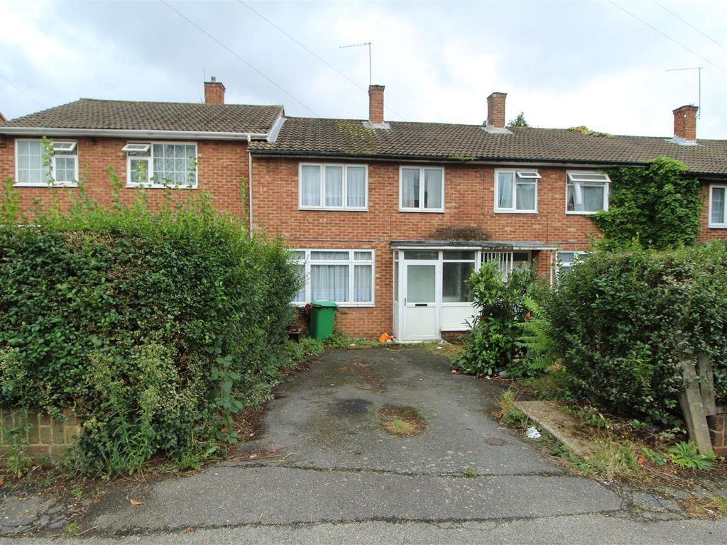 3 bed terraced house for sale in Lydsey Close, Slough SL2, £325,000