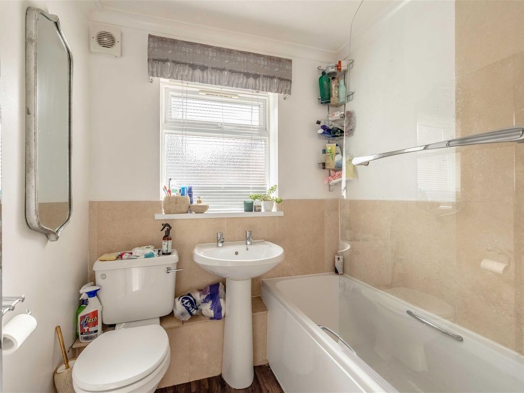 1 bed flat for sale in Liddell Way, Ascot SL5, £225,000