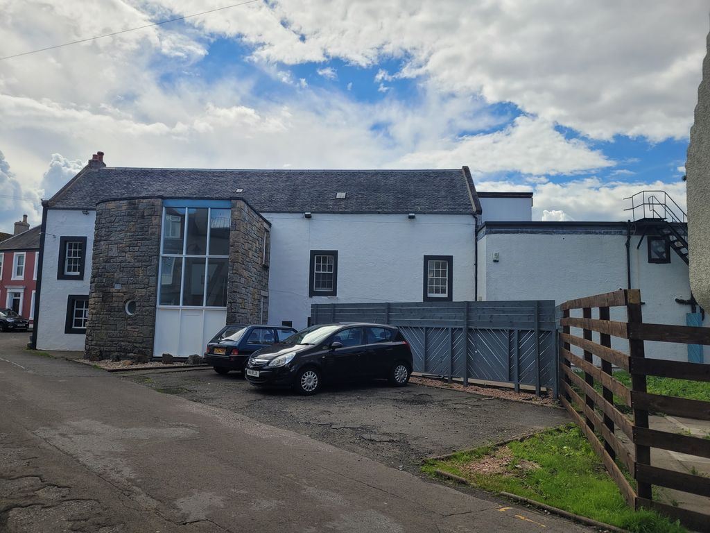 Leisure/hospitality for sale in The Unicorn Inn, Excise Street, Kincardine FK10, £225,000