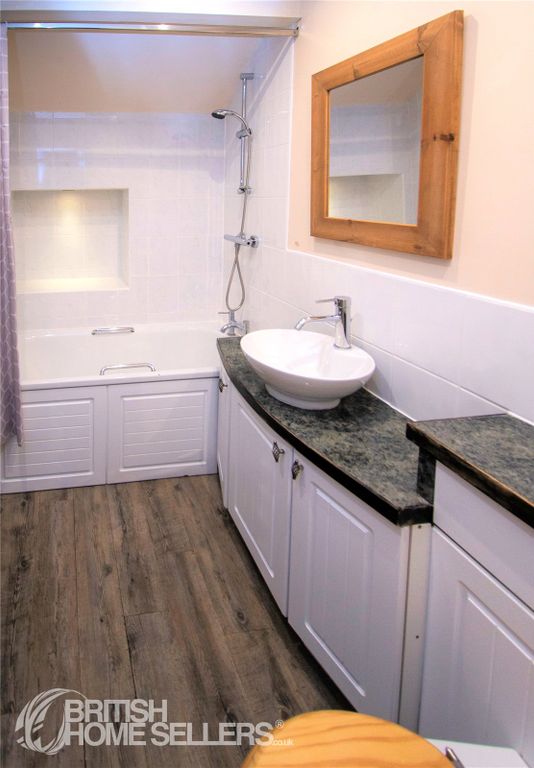 2 bed flat for sale in Lambrigg Terrace, Kendal, Cumbria LA9, £165,000