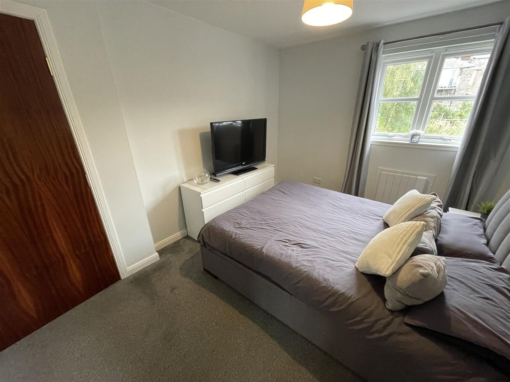 2 bed flat for sale in Burnside Court, Kilnheugh, Auchtermuchty, Cupar KY14, £105,000