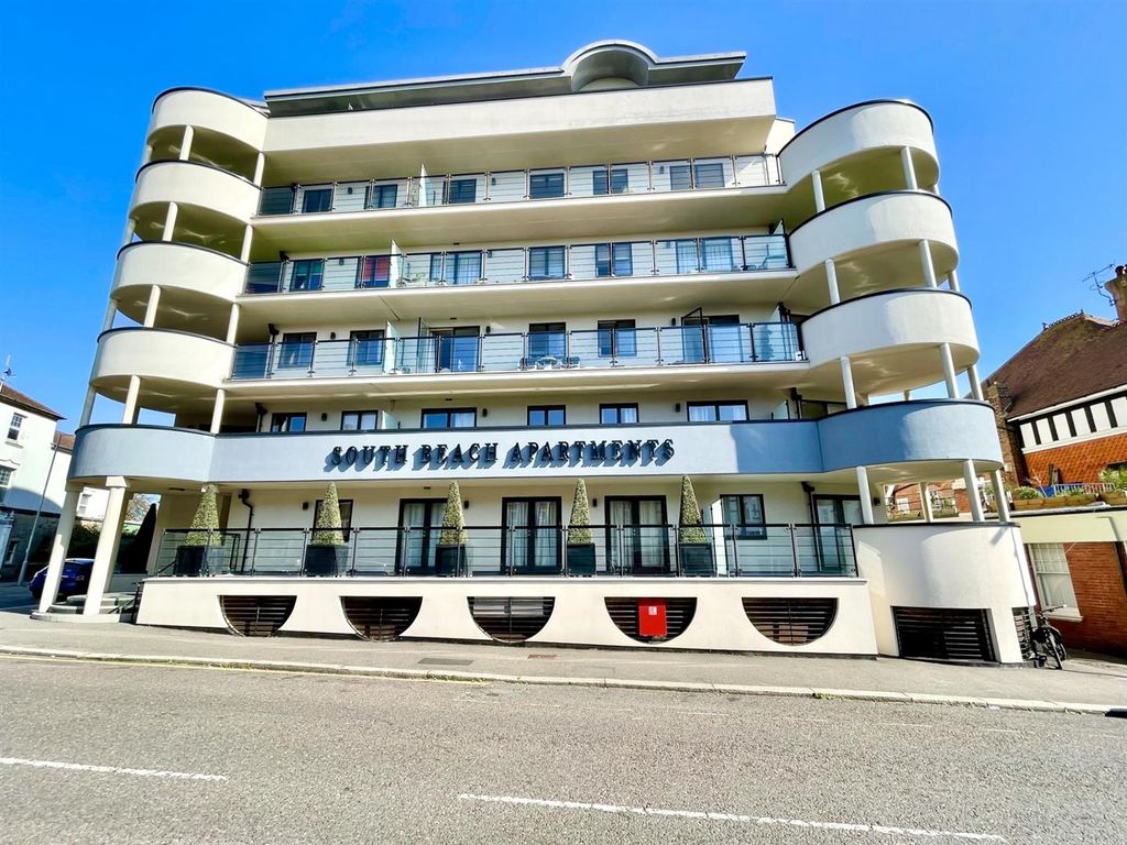 2 bed flat for sale in Sea Road, Bexhill-On-Sea TN40, £312,000