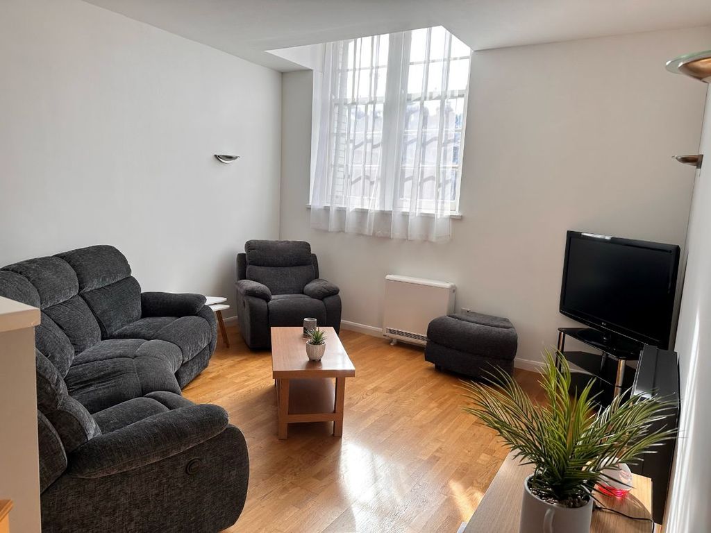 2 bed flat for sale in City Exchange, Lowgate HU1, £120,000