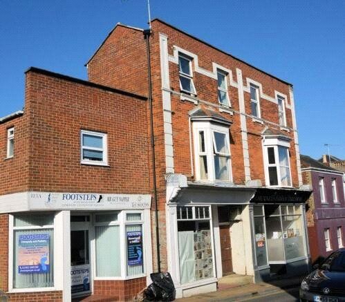 1 bed flat for sale in High Street, Ryde, Isle Of Wight PO33, £85,000