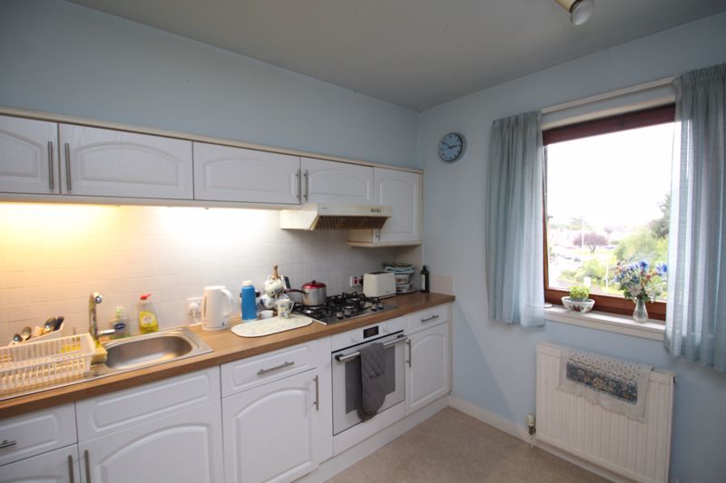 2 bed flat for sale in Abbots Mill, Kirkcaldy KY2, £165,000
