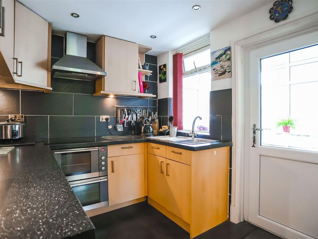 3 bed property for sale in Far East View, Barnoldswick BB18, £135,000