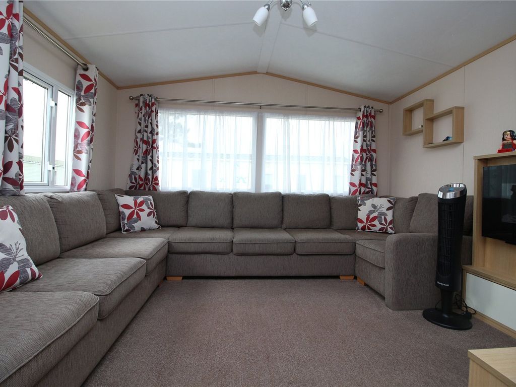 2 bed mobile/park home for sale in Chewton Sounds, Naish Estate, Barton On Sea, Hampshire BH25, £27,999