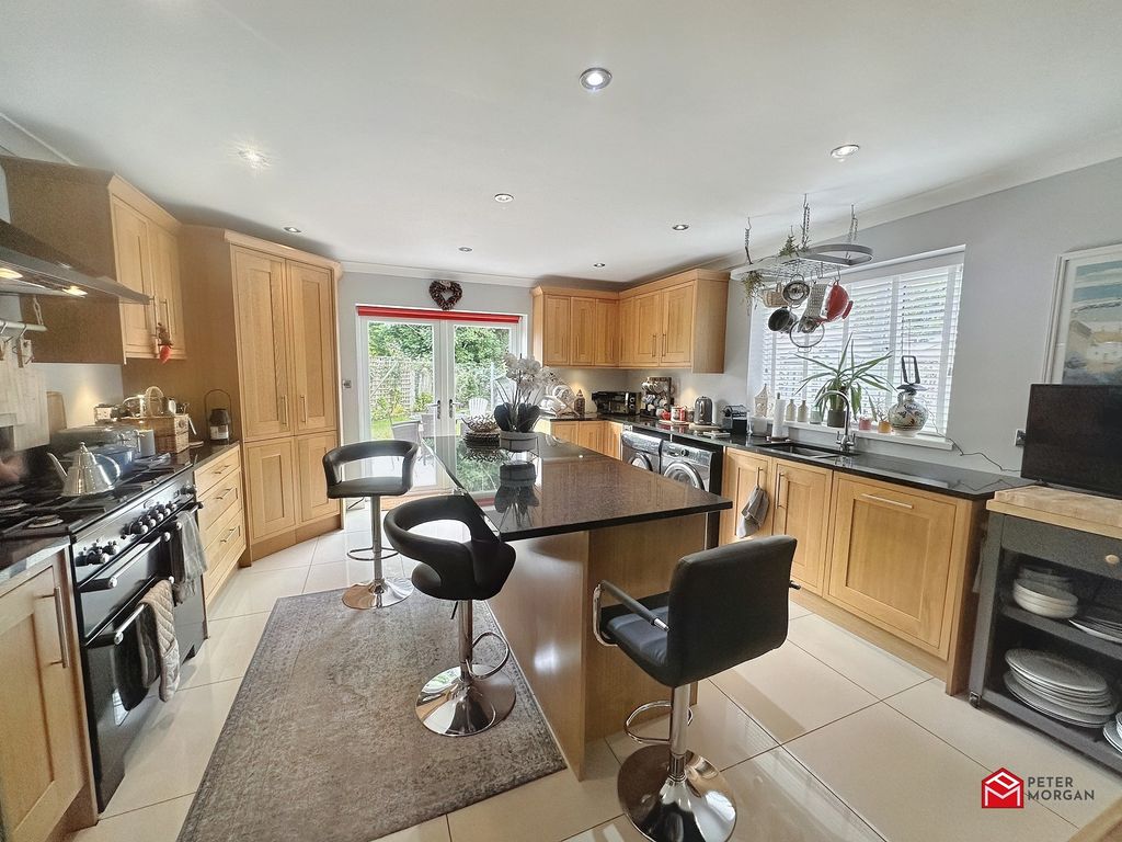 3 bed semi-detached bungalow for sale in Waun Daniel, Rhos, Pontardawe, Swansea SA8, £270,000