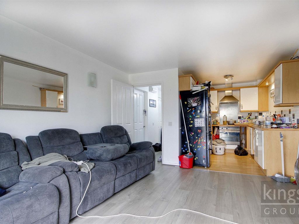 2 bed flat for sale in Tysoe Avenue, Enfield EN3, £259,500