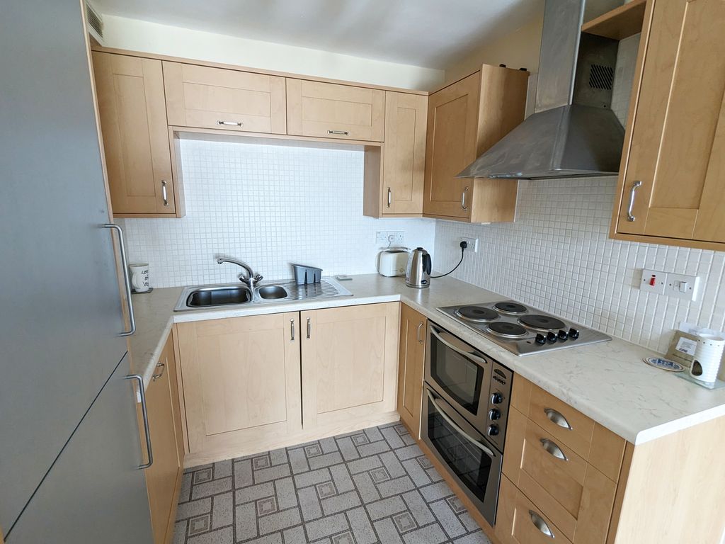 2 bed flat for sale in Westley Heights, Warwick Road, Solihull B92, £165,000